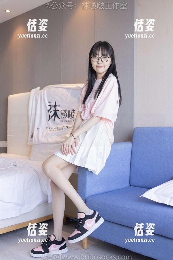 袜啵啵 - 苏苏最新图册，礼服使人向往，但真要穿上吗？