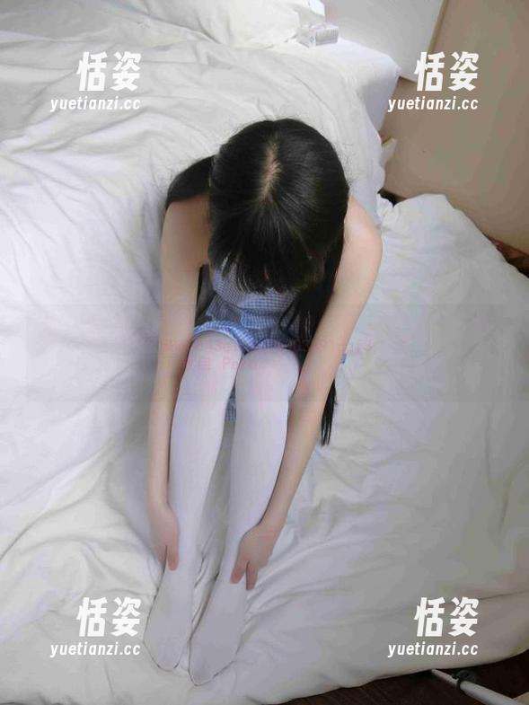 西尔酱 西尔酱最新作品集:难道校服白丝能撩得更深?