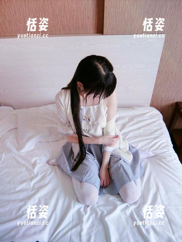 哇，西尔酱的图片，JK白丝和足尖结合得温柔又又不失俏皮，意外不意外？
