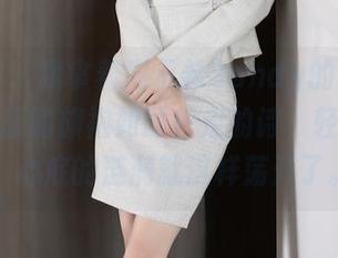 语画界 - 我拿着周于希Sandy的私房作品，里面的旗袍如同行走的诗，轻轻一撩，心底的涟漪就这样荡开了。