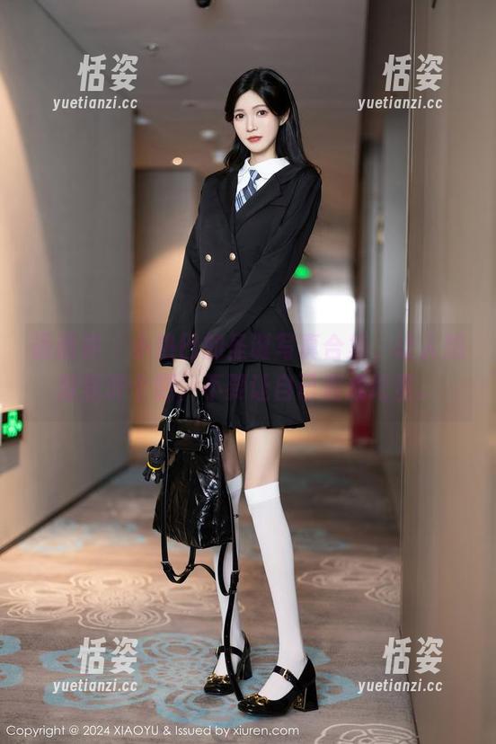 语画界 - 小热巴的圣诞写真合集，让人想默默许个愿，不要让自己变成坨蛋。
