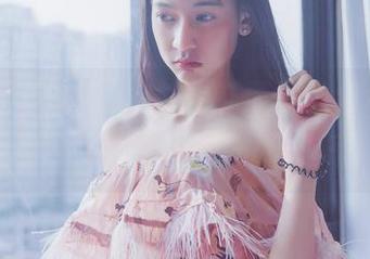 轰趴猫 - 注意！Ellie艾栗栗的泳衣，资源无处不在，图包很危险哦！